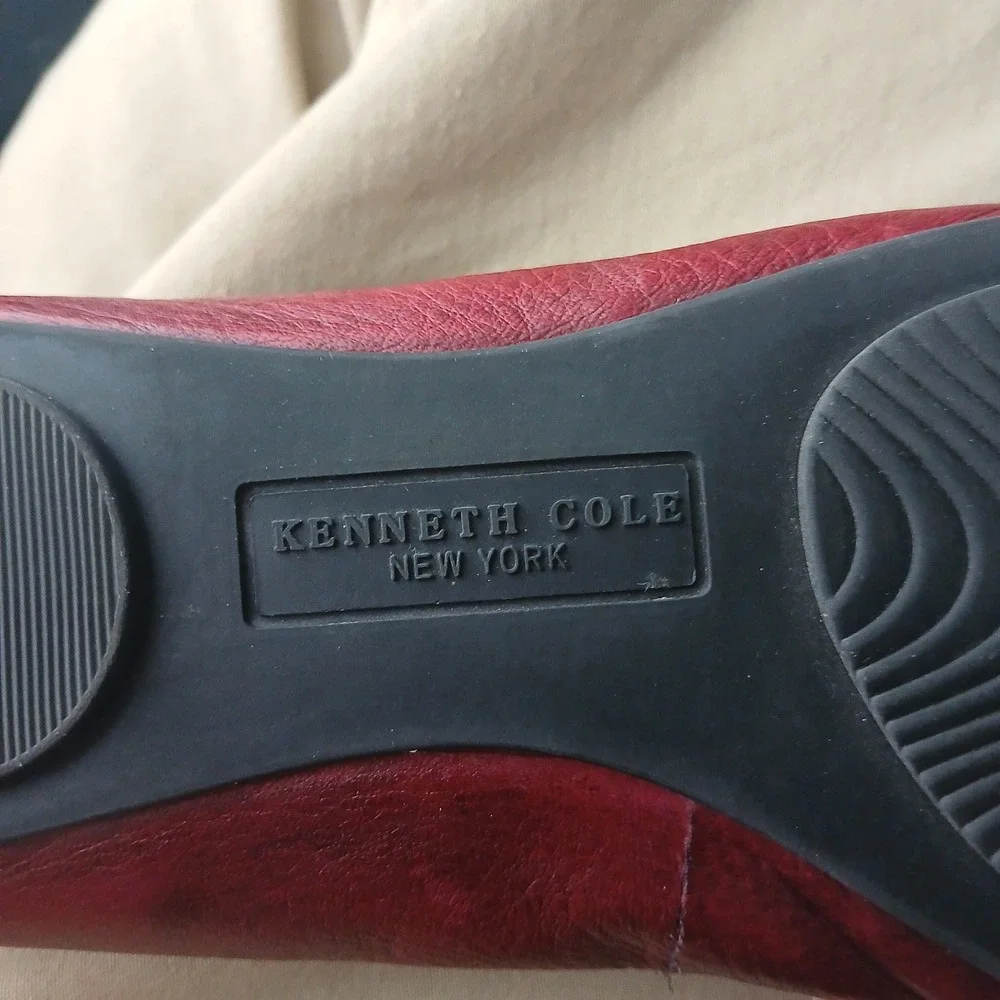 Kenneth Cole New York Tavin Red Leather Ballet Flats Gunmetal Hardware Mens 8M‎